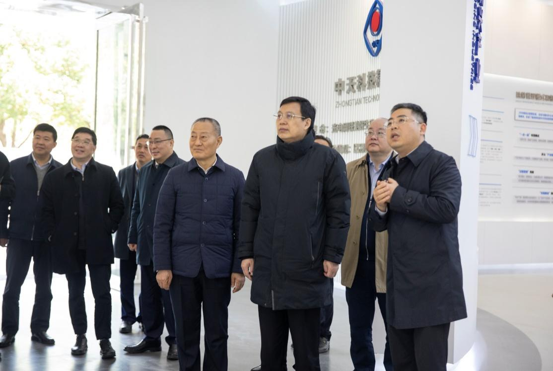 新华社社长、党组书记傅华调查腾博汇游戏官网科技